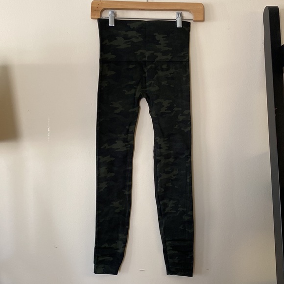 Spanx Look At Me Now camo legging - Picture 6 of 6